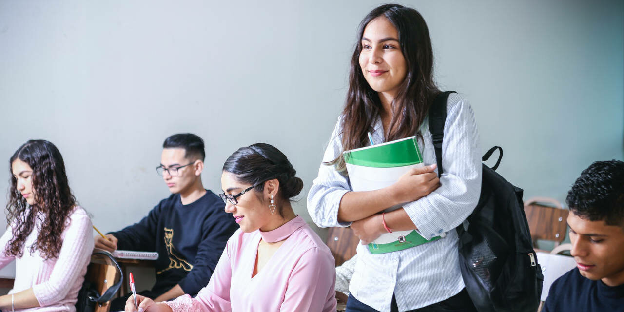 Maestría profesional en lingüística aplicada: con énfasis en la enseñanza del inglés como lengua extrajera o con énfasis en la enseñanza del inglés con fines específicos<span class="wtr-time-wrap after-title"><span class="wtr-time-number">3</span> min de lectura</span>